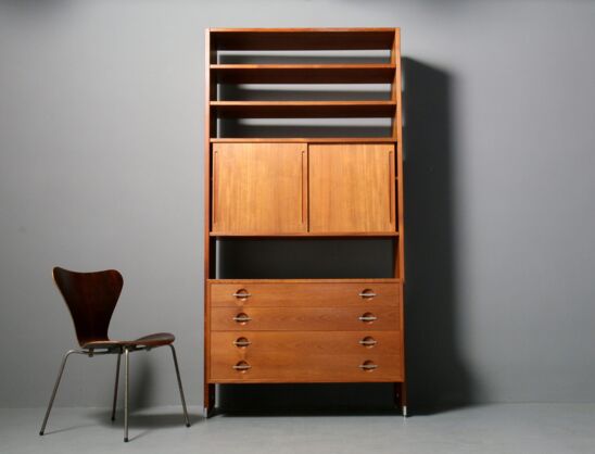 Highest quality shelf unit with 4 large drawers, a cupboard section and 2 shelves